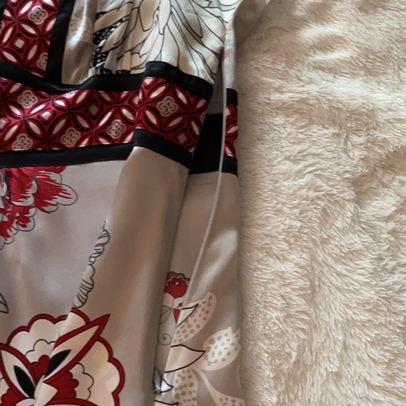 Floral blouse - Picture 4 of 5